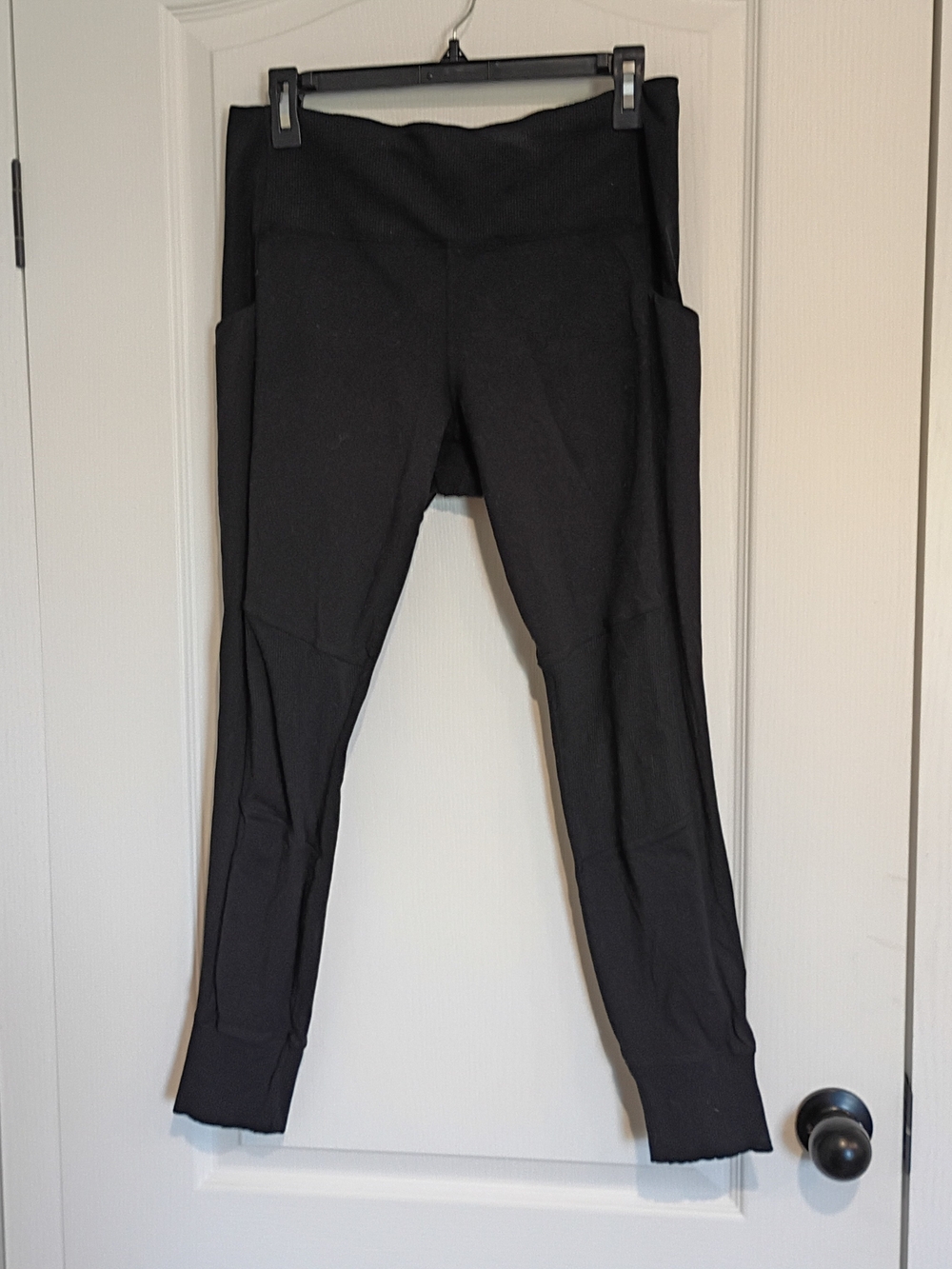 Athleta - Black Pocket Leggings - Size Large